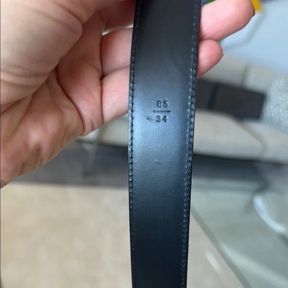 Louis Vuitton Black and Gold Leather Belt with Iconic Buckle - Picture 2 of 7